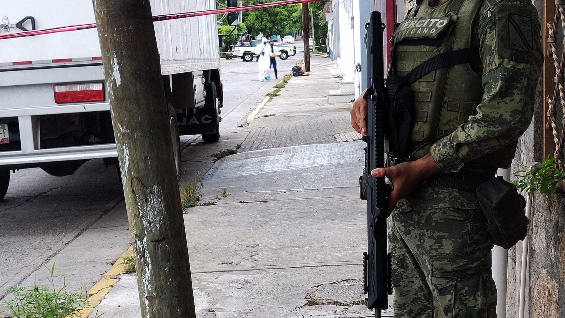 Agentes del Ejército fueron desplegados para realizar labores de vigilancia. (Facebook/Acapulco al desnudo)