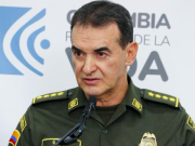 Sombras y luces de nombrar oficiales (r) en la dirección de Policía y mandos militares