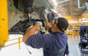 Manufacturas y electricidad siguen jalonando la producción industrial