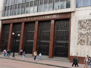 Emisor dejaría estables los intereses, mientras la FED y el BCE los bajarían