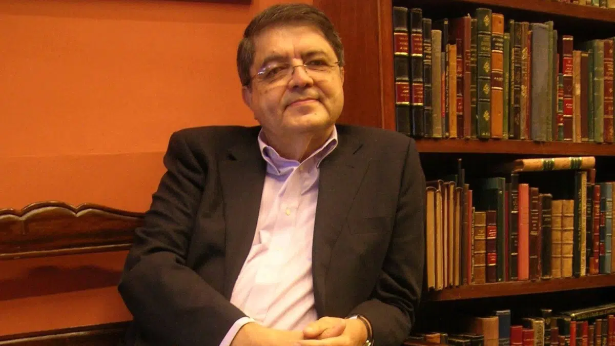 El escritor nicaragüense Sergio Ramírez ganó el premio de la VI Bienal de Novela Mario Vargas Llosa