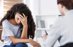 Las tareas que más provocan ‘burnout’ en el trabajo, según estudio: los empleados pueden padecer agotamiento y desconexión