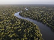 Diez bancos concentran el 75 % del dinero que impulsa el petróleo y gas en la Amazonia, revela nueva informe