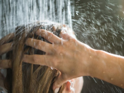 Dermatólogo desaconseja el uso de un producto en la ducha muy popular en Colombia: ‘no tiene sentido’