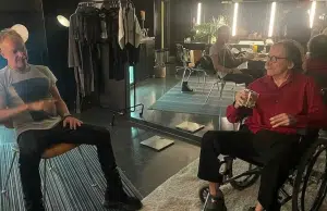 ‘In the City’, la canción que une a dos leyendas del rock en inglés y en español: Sting y Charly García