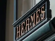 Hermès anuncia el relevo en su línea masculina: Grace Wales Bonner sustituirá a Véronique Nichanian
