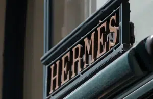 Hermès anuncia el relevo en su línea masculina: Grace Wales Bonner sustituirá a Véronique Nichanian