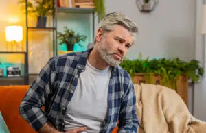 ¿Sufre de reflujo? La Clínica Mayo advierte que lejos de ser una enfermedad inofensiva, puede muy dolorosa y derivar en cáncer