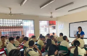 Uno de cada dos estudiantes en Colombia no termina el colegio: informe revela las causas de la deserción escolar de miles de niños y niñas cada año