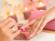Prohíben varias marcas de esmaltes en Costa Rica: autoridades advierten riesgo para la salud y sanciones por su uso tras detectar químicos tóxicos
