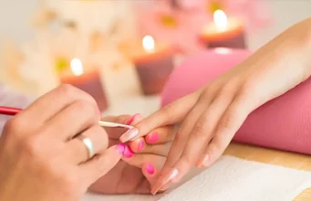 Prohíben varias marcas de esmaltes en Costa Rica: autoridades advierten riesgo para la salud y sanciones por su uso tras detectar químicos tóxicos