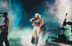 Una multitud levantó a Mike Shinoda en el regreso de Linkin Park a Bogotá, donde Emily Armstrong y su voz eléctrica fueron protagonistas