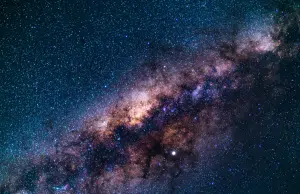 Científicos hallan nueva evidencia de materia oscura en el corazón de la Vía Láctea, ¿qué implicaciones puede tener?