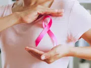‘Aunque es más común después de los 50, el cáncer de mama no distingue edades’: la alerta del director de la Liga Colombiana contra el Cáncer