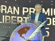 Daniel Coronell recibe Premio a la Libertad de Prensa de la SIP 2025