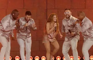 Shakira volvió a rugir en Cali, esta vez con Grupo Niche: una loba suelta en el Pascual Guerrero, 19 años después