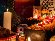 Entre flores de cempasúchil y pan de muerto: ¿Cómo celebrar el Día de Muertos en México como un local?