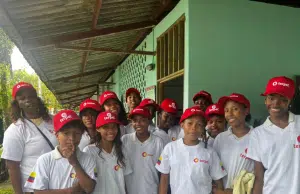 En Nuquí, más de 800 estudiantes se beneficiarán con un Aula Interactiva que busca cerrar brechas digitales en la educación rural