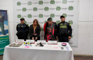 Cae fábrica de estupefacientes oculta tras una barbería en Bogotá