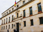 Cancillería asegura continuidad del trámite de pasaportes tras demanda