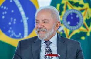 Lula pide a Trump en una llamada telefónica que retire los aranceles