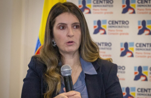 Ordenan a Petro ofrecer disculpas a Paloma Valencia por falsos positivos