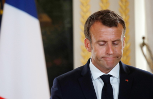 Presidente Macron bajo alta tensión política tras renuncia de otro primer ministro
