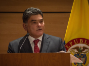 No participar en política pide procurador a Petro y servidores públicos