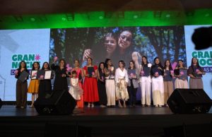 En la Gran Noche de las Mujeres, 14 lideresas de Medellín fueron reconocidas