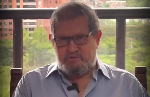 “A Colombia no le convienen los extremos”: Garzón