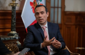 Poderes para luchar contra la violencia solicita presidente peruano al Congreso
