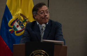 Abogados de Uribe denunciarán presunta injerencia de Petro en la justicia