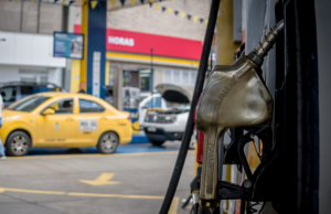 Este viernes incrementa $100 el precio de la gasolina en Colombia
