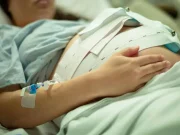 Científicos piden cambiar el método de cierre uterino en las cesáreas tras evidenciar altos riesgos para la salud futura de las mujeres
