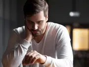 Qué es el ‘binge drinking’ y cómo impacta en el cerebro y el hígado: expertos alertan
