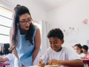 Ministerio de Educación confirma: profesores de colegios públicos recibirán un pago extra, ¿cuándo?