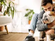 Perros sanos pueden portar y transmitir a humanos bacterias resistentes a antibióticos, según estudio de la Universidad de Chile