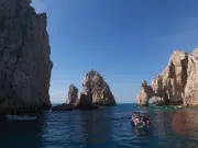Los Cabos, el destino de lujo donde el desierto se rinde ante el mar