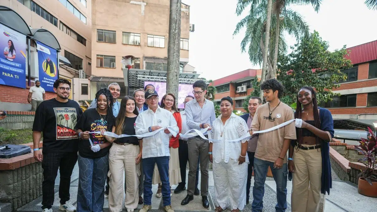 ¿Por qué la universidad gratuita que inauguró el presidente Gustavo Petro para la ladera de Cali generó polémica? Esto señalan defensores y opositores
