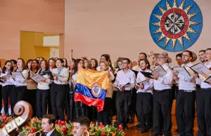 Tinkuy presenta su Concierto Sinfónico-Coral de Navidad 2025 con más de cien artistas en escena