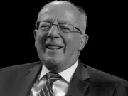 La Universidad Javeriana lamenta la muerte del padre Alberto Múnera, fundador de Javeriana Estéreo, fallecido a los 88 años en Bogotá