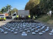 Incautan 170 kilos de marihuana ocultos entre cerveza en Chinauta