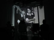 “Al filo del camino”, una obra que rescata la voz de las mujeres borradas por la historia