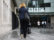 Retractación, única vía de la BBC para evitar millonaria demanda de Trump