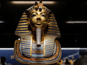 Egipto presenta colección completa de tesoros de Tutankamón