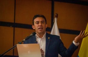¿Hora del voto obligatorio en Colombia? Cuatro exregistradores responden