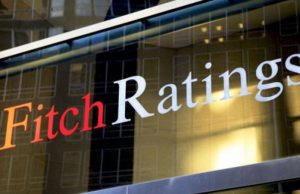 Rebaja de nota de Fitch a la economía eleva desconfianza en deuda del país
