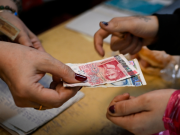 Bulgaria da la bienvenida al euro entre temores, retos y esperanzas