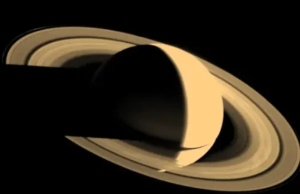 Titán, la luna de Saturno, podría ocultar hielo y lodo en lugar de un gran océano subterráneo