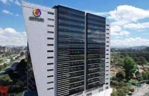 Contraloría advierte crisis sistémica en salud y proyecta colapso del sistema para 2026